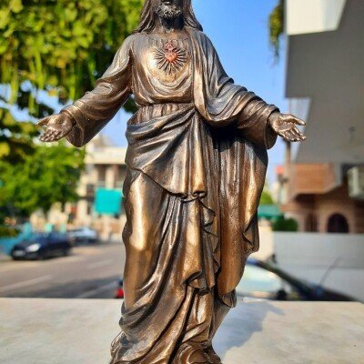 Standing Jesus